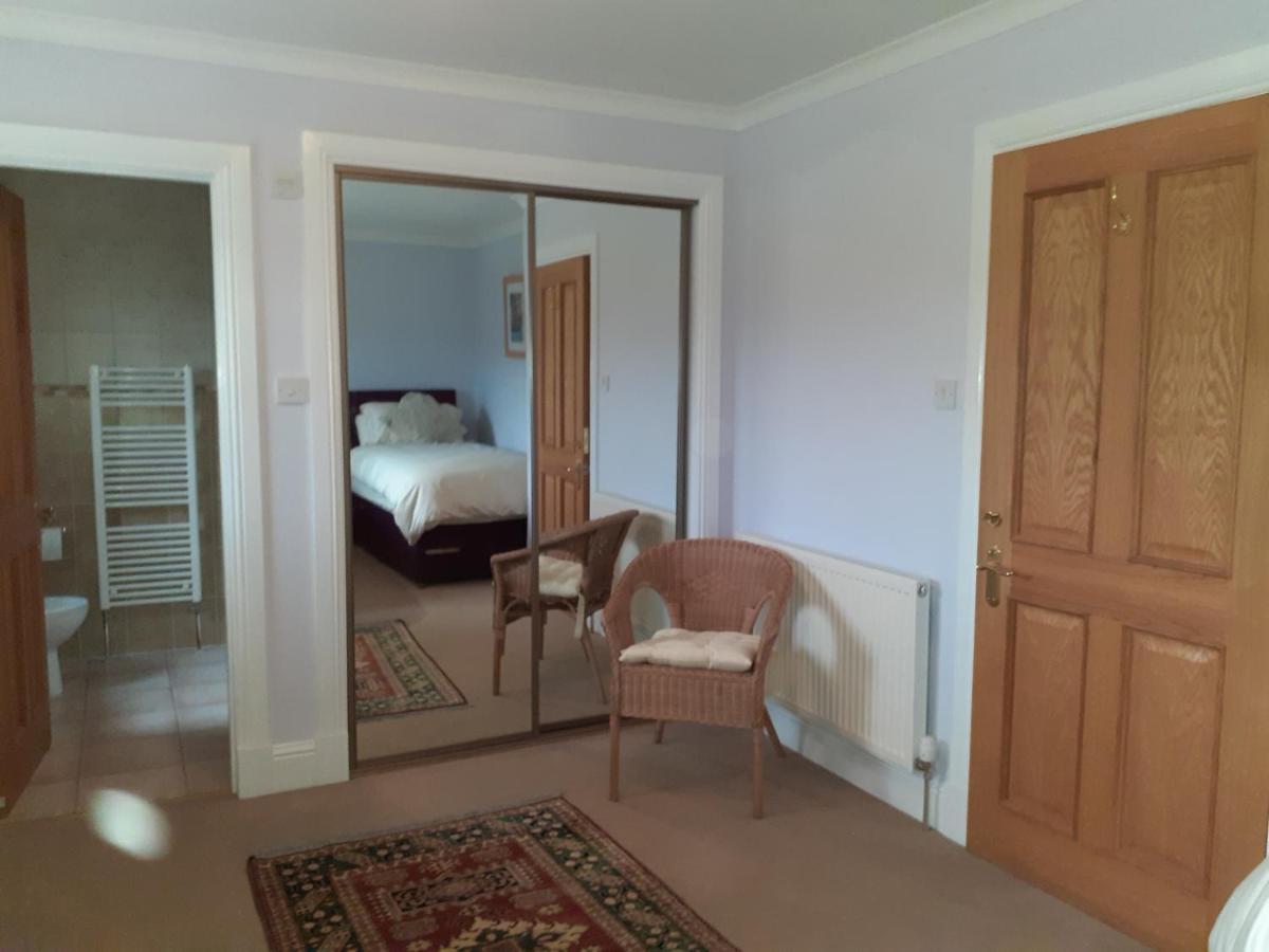 Trien Lodge Карбост Екстериор снимка